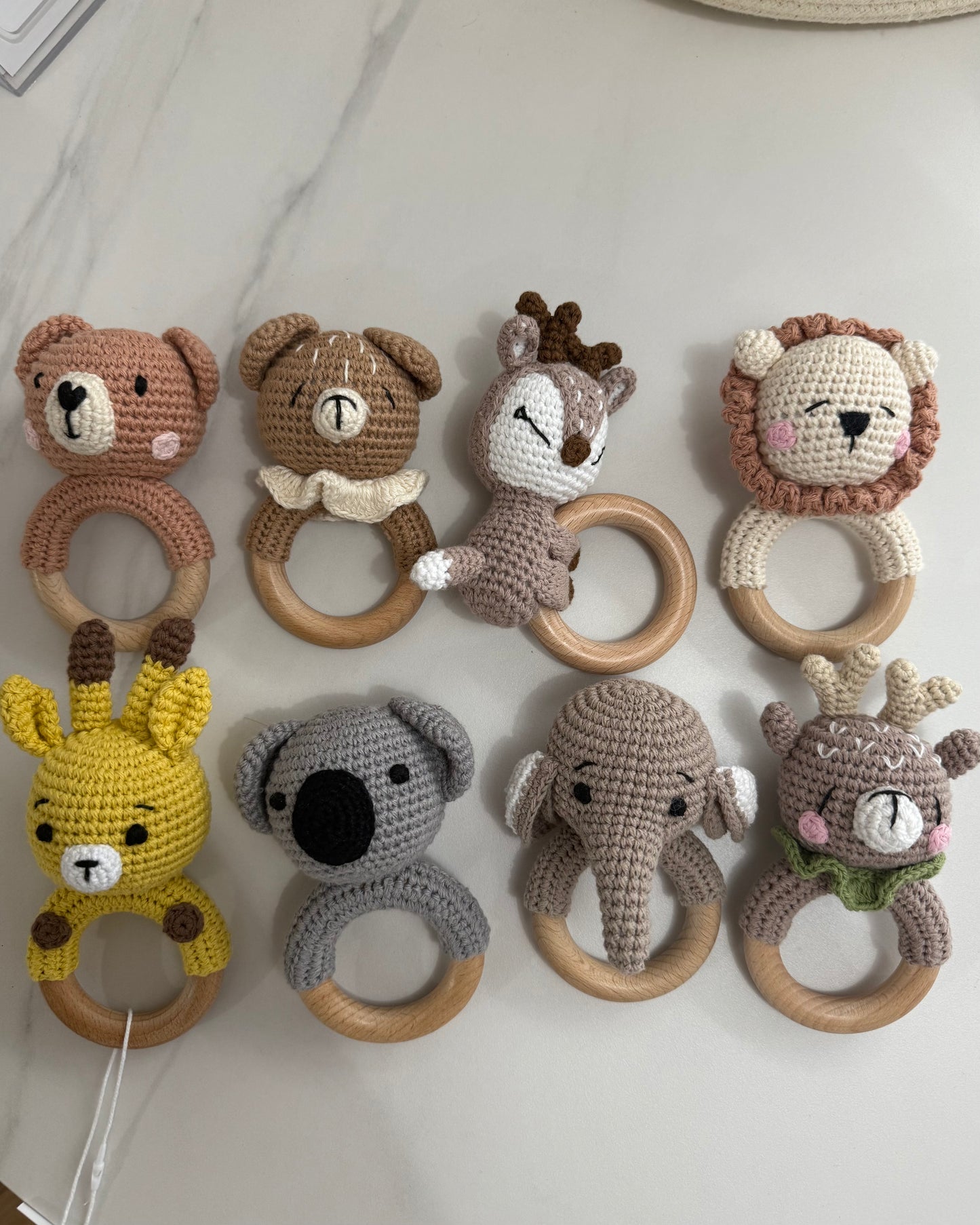 Hochets en bois moyen