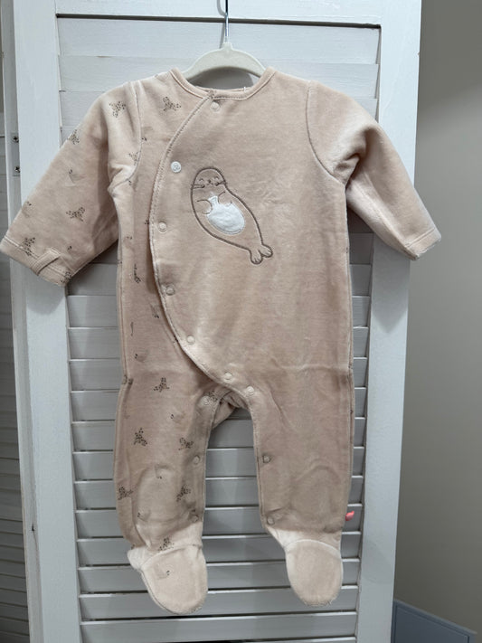 Pyjama April